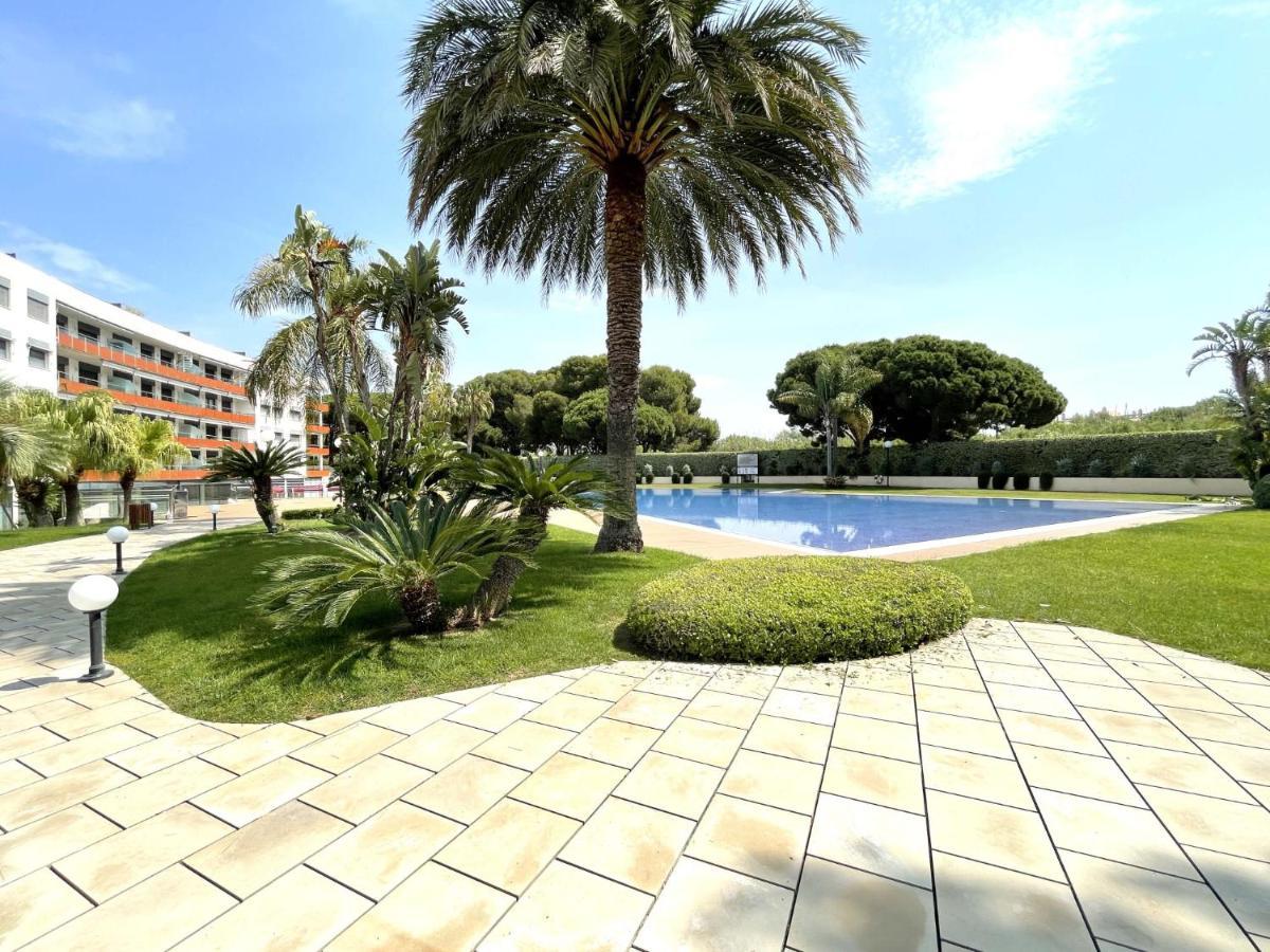 Luxurycambrils Resort&Spa Exteriör bild