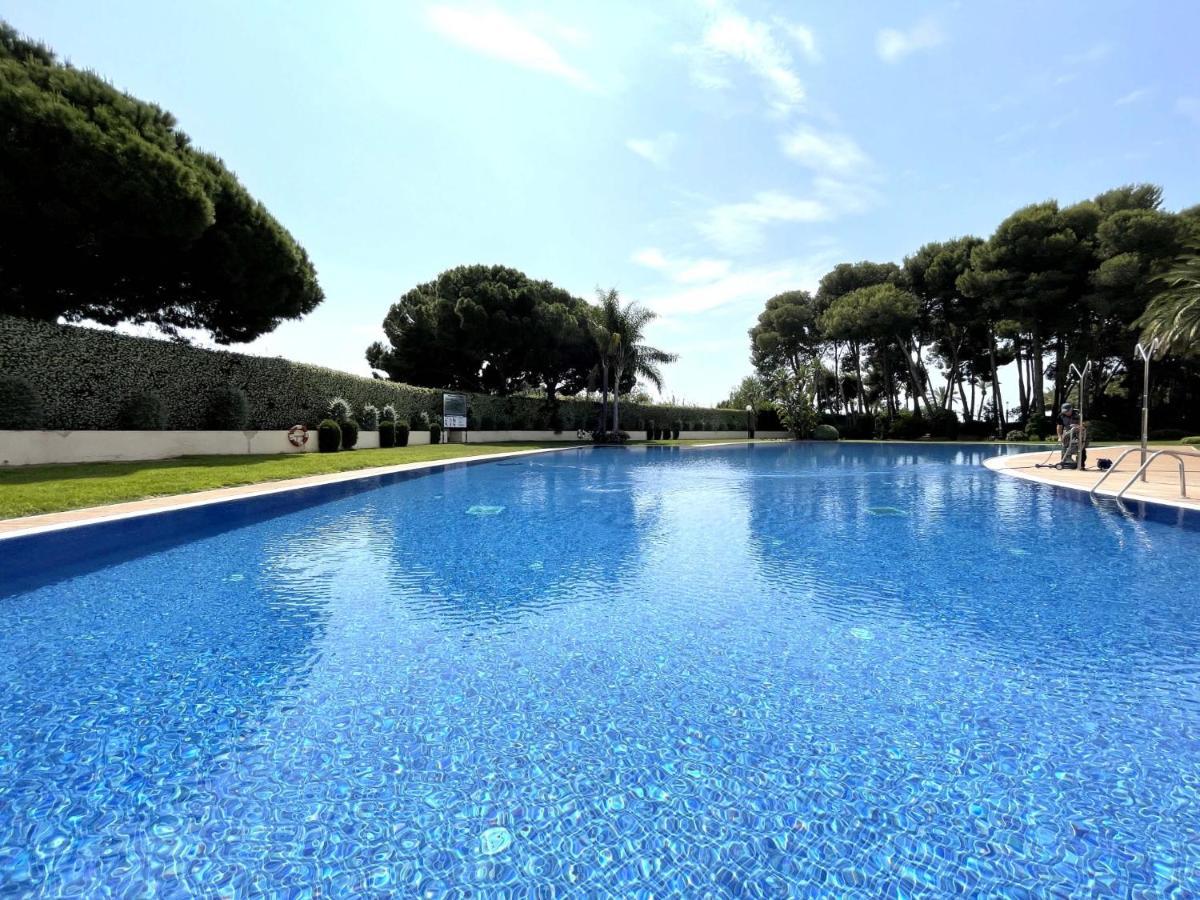 Luxurycambrils Resort&Spa Exteriör bild