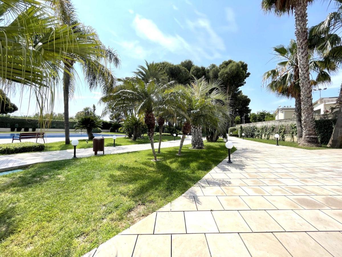 Luxurycambrils Resort&Spa Exteriör bild