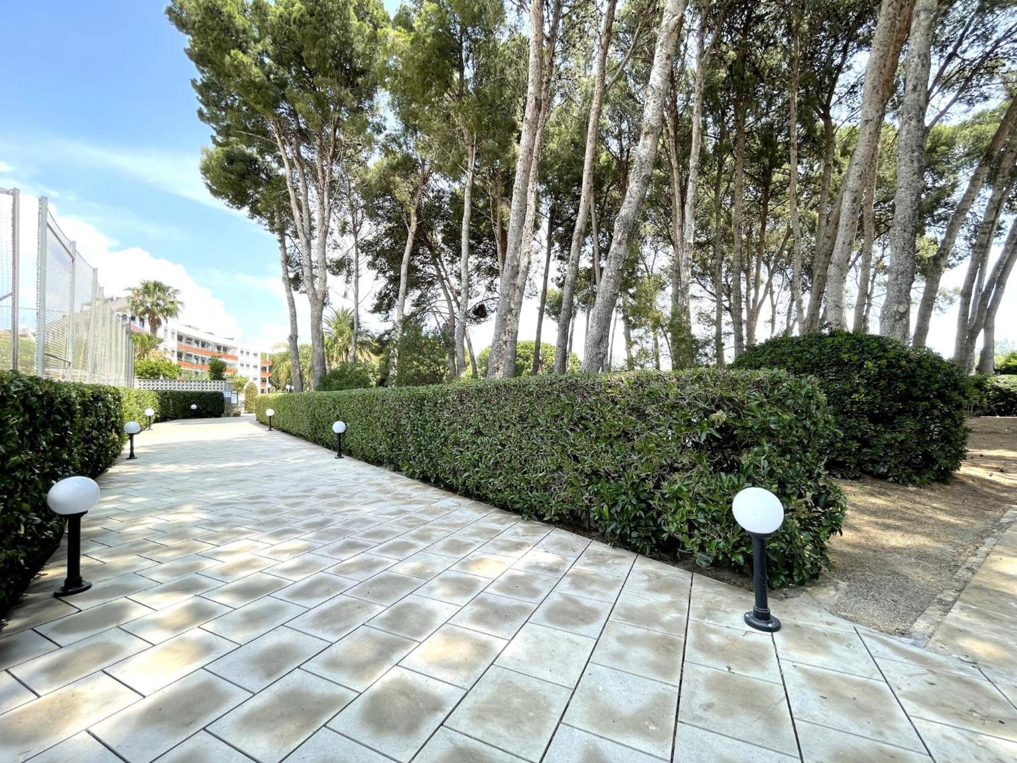 Luxurycambrils Resort&Spa Exteriör bild